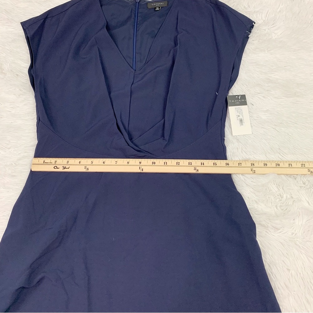 Tahari ASL size 10 short sleeve V-Neck Twist Front Fit & Flare Dress navy blue‎ - Picture 7 of 12